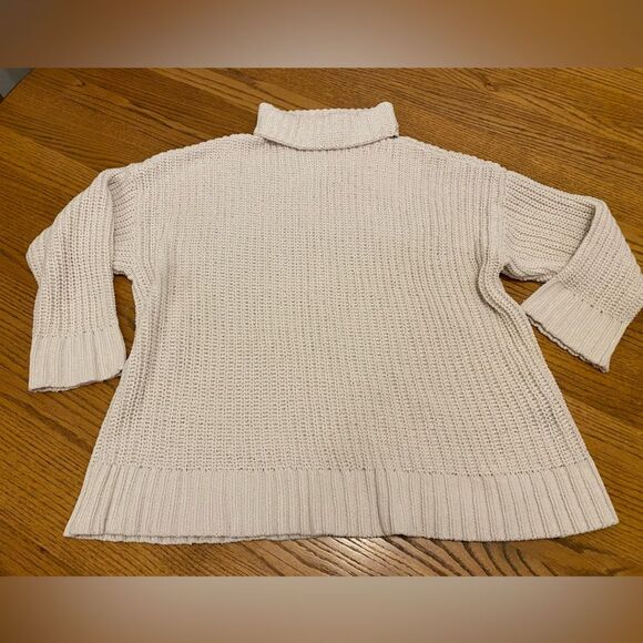 Aerie Cream Turtleneck Sweater - Picture 4 of 8